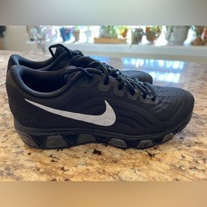 LIKE NEW Womens Nike AirMax Tailwind 6